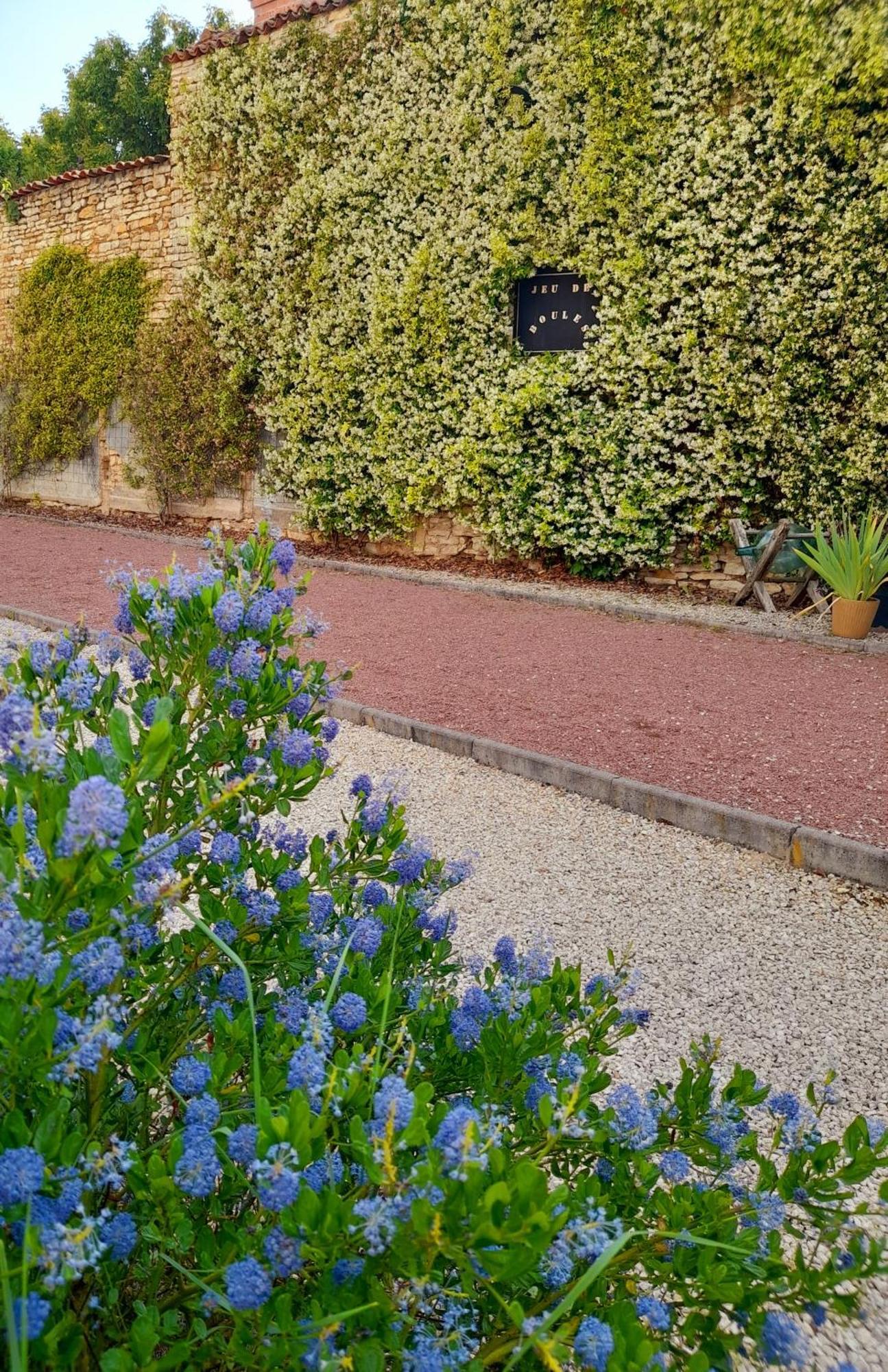 La Galuche Bed & Breakfast Angliers  Екстериор снимка